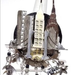 “Lunch at the Ritz - City Lights” Pin - Never Worn - Vintage RARE